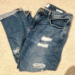 Frame Distressed Boyfriend Jeans